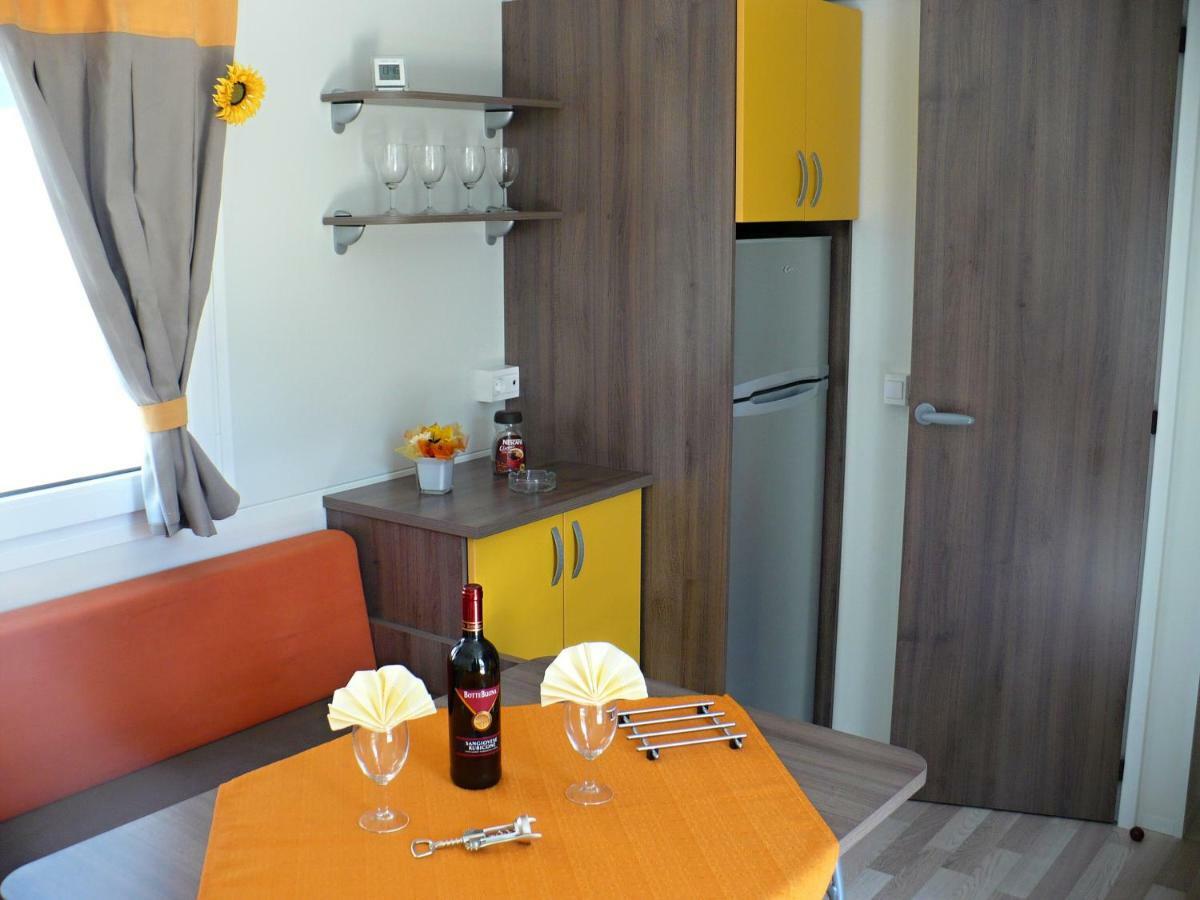 Victoria Mobilehome In Solaris Fkk Naturist Camping Resort Πόρετς Εξωτερικό φωτογραφία
